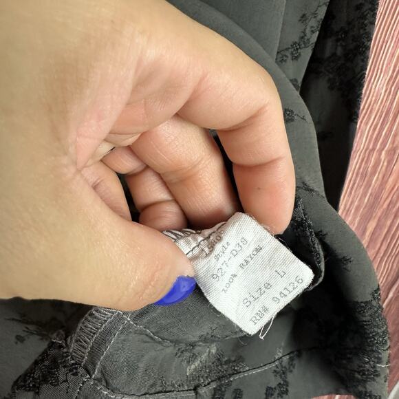 CP Shades Womens Top Size Large Gray Embroidered Oversized Button Up Pockets - Picture 6 of 6